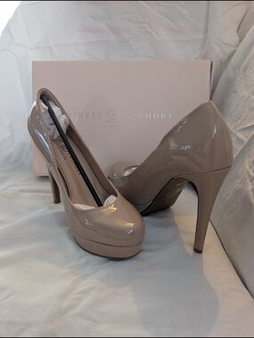 Chinese Laundry WOW Platform Pumps High Heels in Nude Patent Leather NEW  7.5